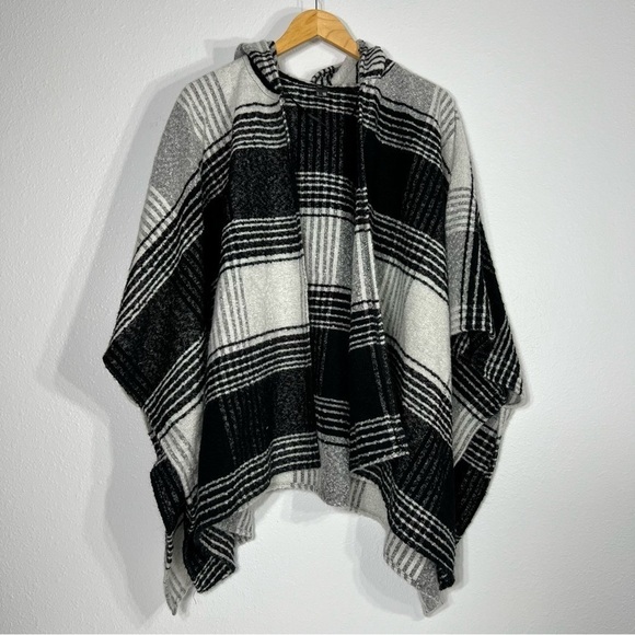 Express Hooded Open Front Poncho Womens One Size Plaid Cape Textured Drapey Warm - Picture 2 of 12